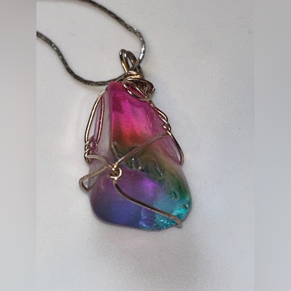 Handmade Iridescent Rainbow Pendant Gold Tone Chain Necklace Boho Jewelry - Picture 12 of 13